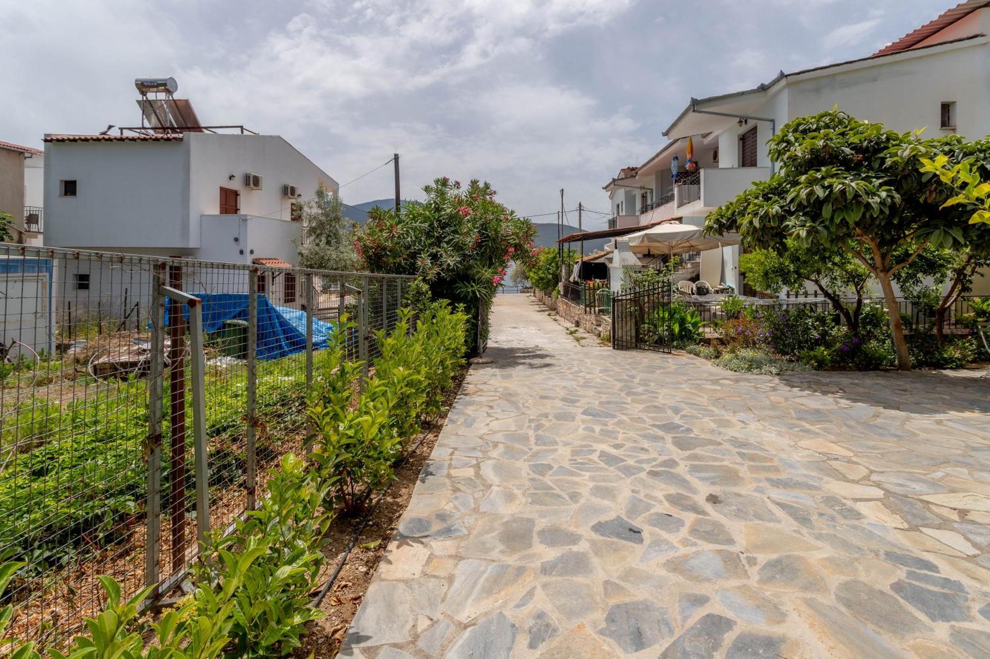Pteleo Apartments Pteleós Екстериор снимка