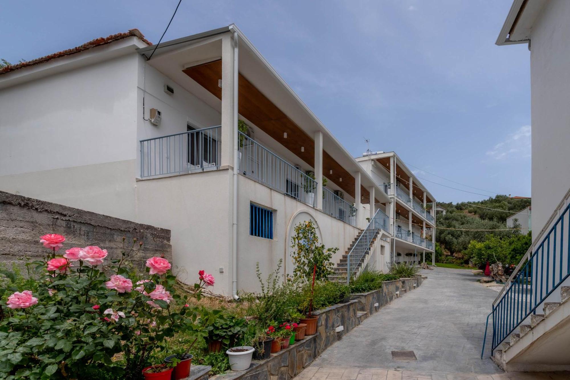 Pteleo Apartments Pteleós Екстериор снимка