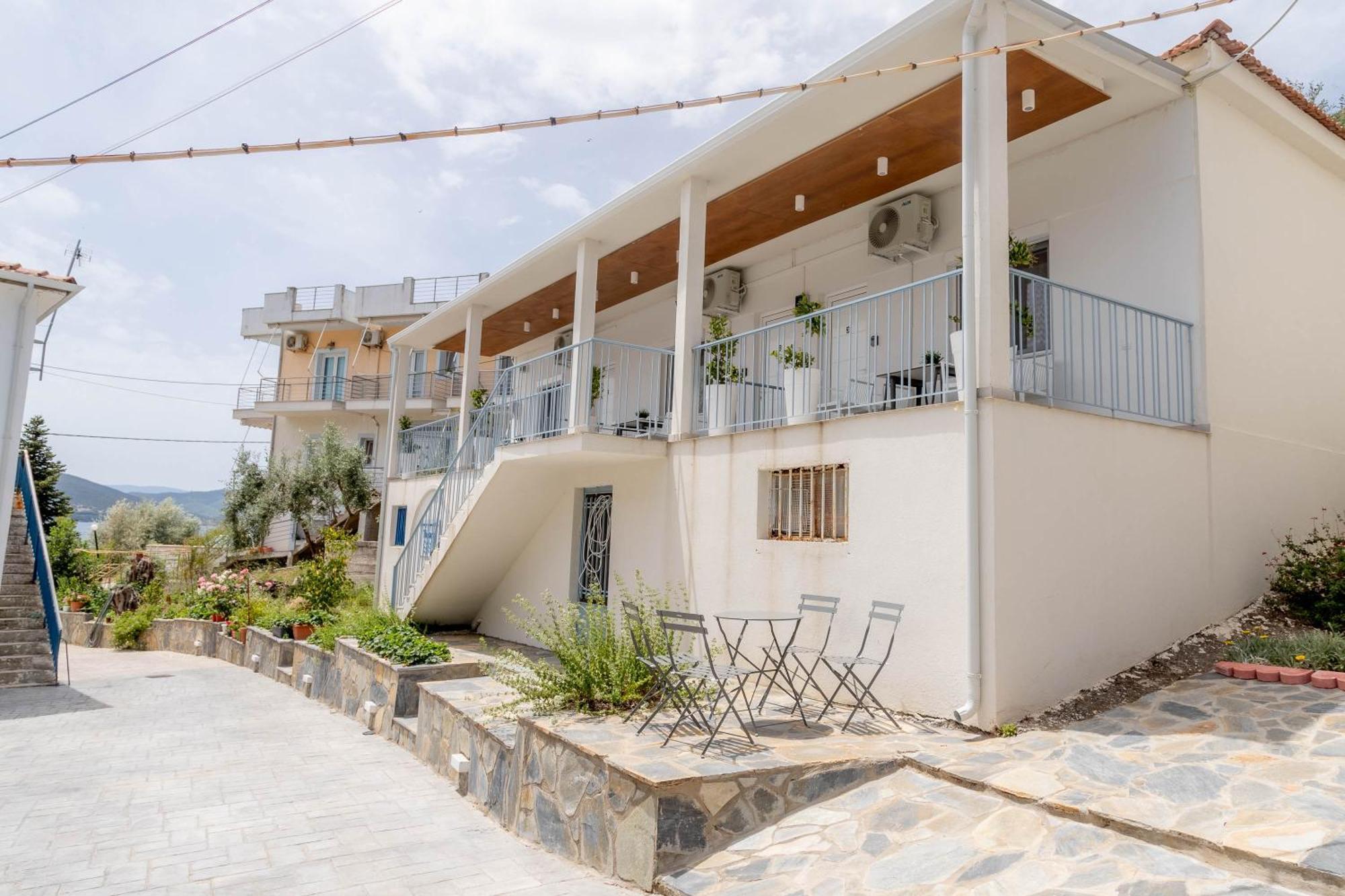 Pteleo Apartments Pteleós Екстериор снимка