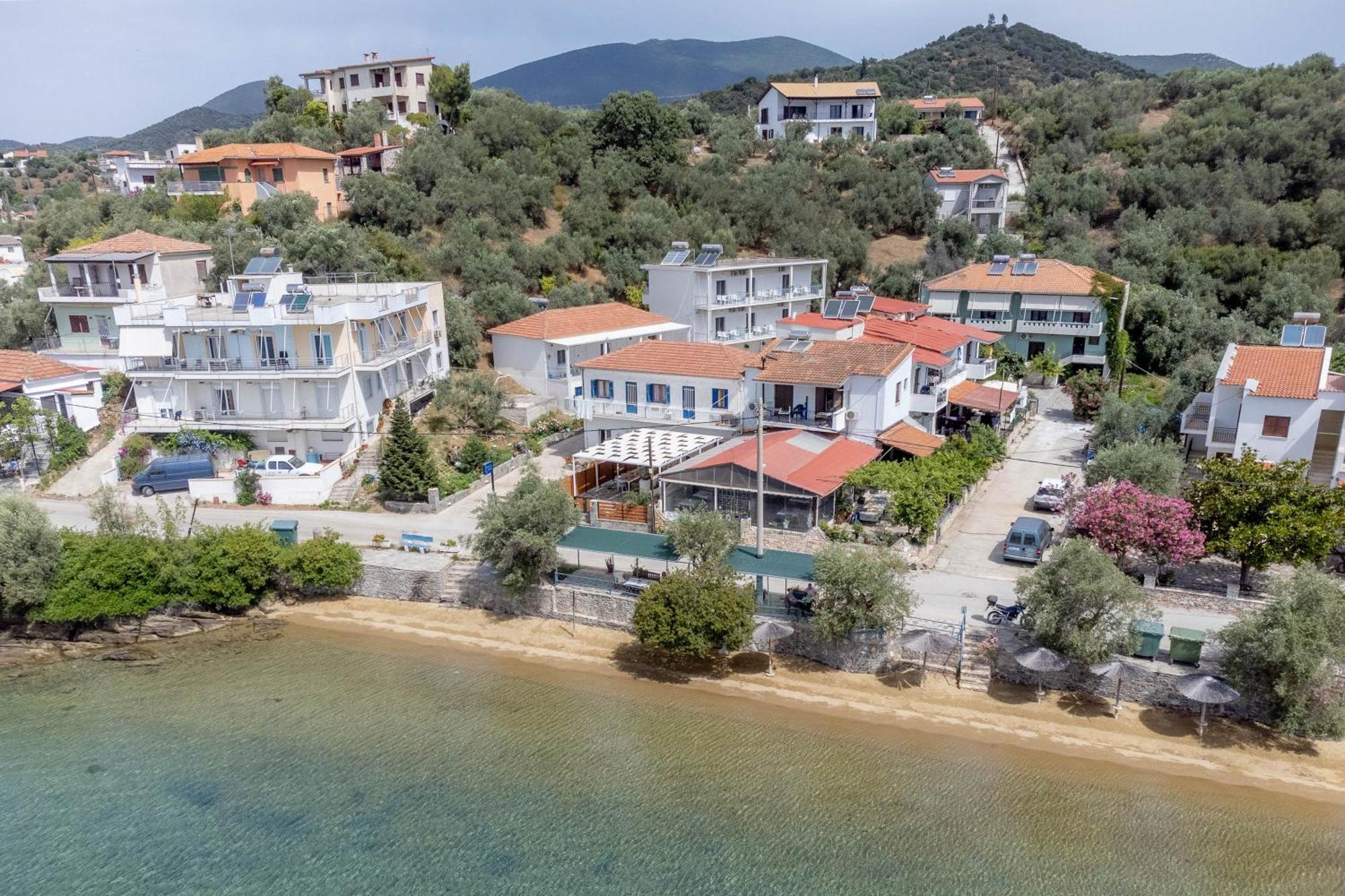 Pteleo Apartments Pteleós Екстериор снимка